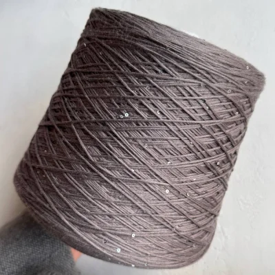 Бобина Kachinelli Merino (85% меринос, 4% хлопок, 11% пайетки), 310 м. (8547, Тауп) Бобина Kachinelli Merino (85% меринос, 4% хлопок, 11% пайетки), 310 м. (8547, Тауп)