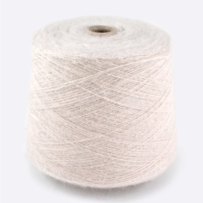 Бобина KIDSILK (70% кидмохер, 30% шелк), 900 м. (9128, Айвори)