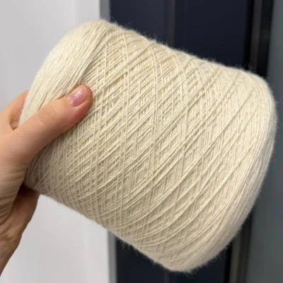 Бобина Socks 4/16 (75% меринос, 25% ПА), 400 м. (402, Ванильный мусс)