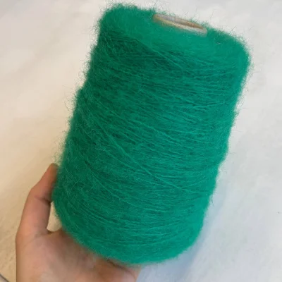 Бобина Louis Vuitton Stock Луи Виттон (Sandra 102, Сочное яблоко, 400 м, 90% вспушенный меринос, 10% Па)