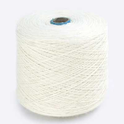 Бобина Alpaca Nude (70% меринос, 30% альпака), 320 м. (3598201, Пломбир)