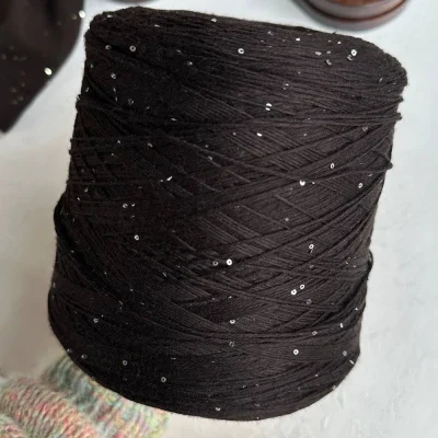 Бобина Kachinelli Merino (85% меринос, 4% хлопок, 11% пайетки), 300 м. (1111, Махагон)