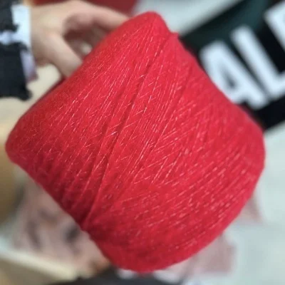 Бобина Cindy by Lanifico del Olivio (26% меринос экстрафайн, 26% беби альпака, 38% хлопок, 10% кашемир), 320 м. (323, Клубника)