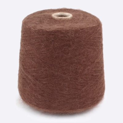 Бобина альпака на шелке Alpaca Silk (72% альпака сури, 28% шелк), 900 м. (90400, Макадамия)